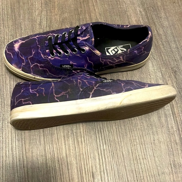 Lightning Bolt Purple and Black Vans - Picture 4 of 10
